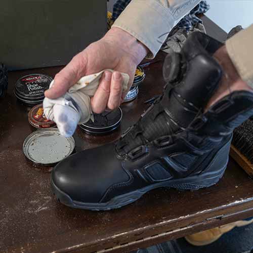How to clean your dirty tactical boots - Blauer