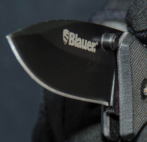 Blauer Knives